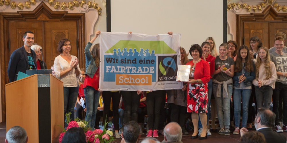 Fairtrade-Schools-Auszeichnung im Rahmen der 70-Jahr-Feier der Schule